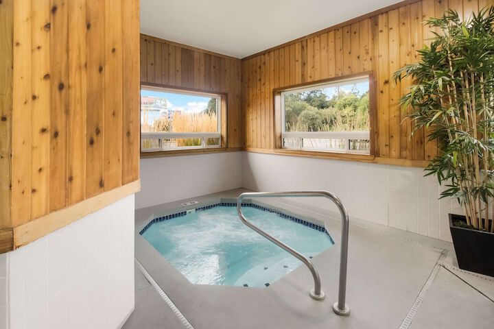 Pool 6 of 41
