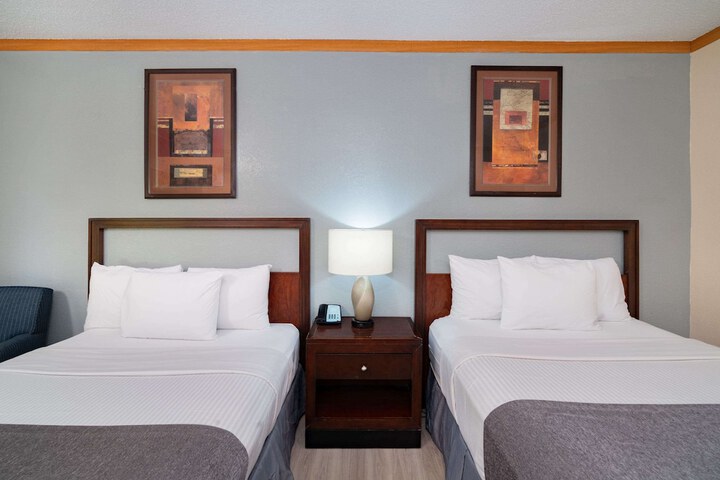 Room 28 of 70