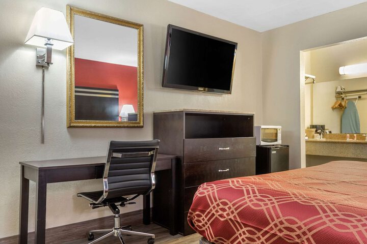 Room 18 of 31