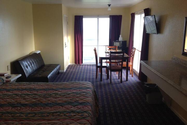 Room 13 of 17