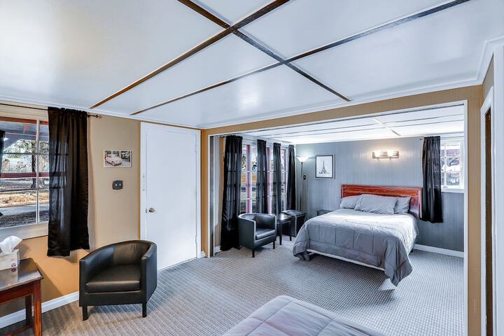 Room 15 of 18