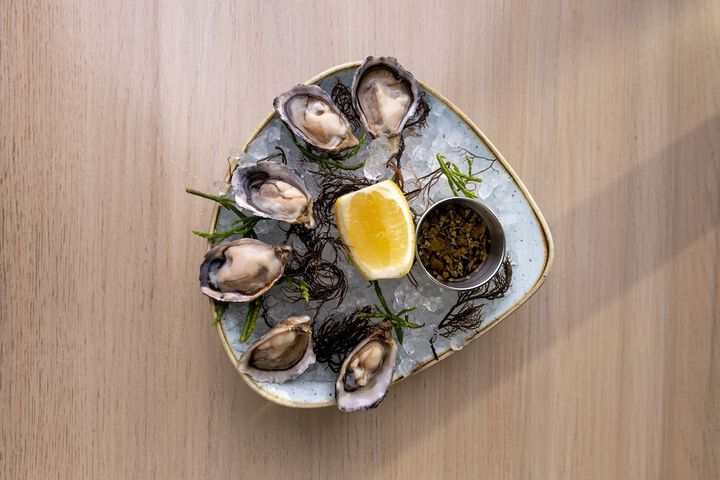 Dining 90 of 160