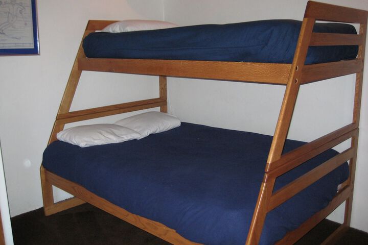 Room 18 of 104