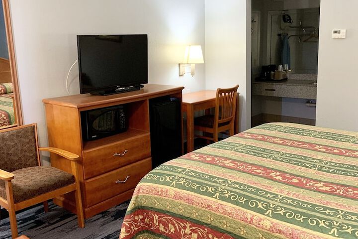 Room 14 of 25