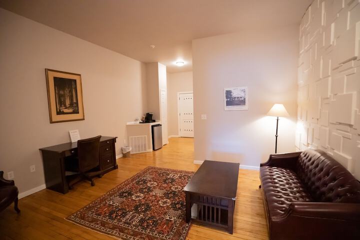 Room 42 of 59