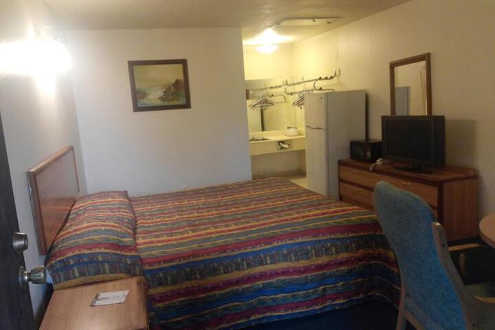 Evergreen Inn