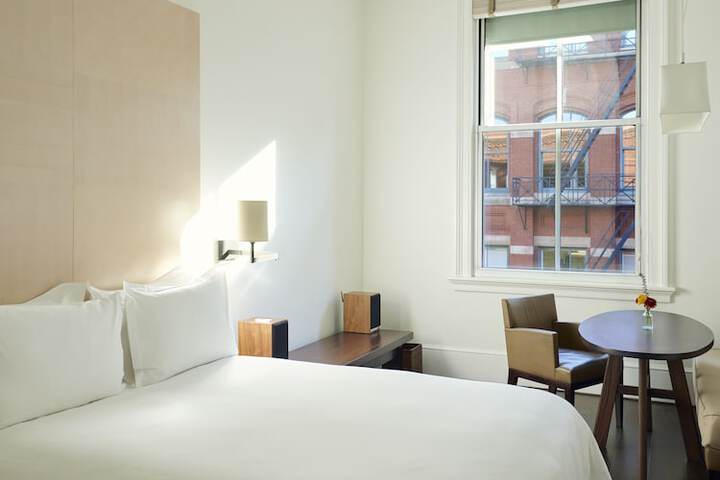Room 6 of 32