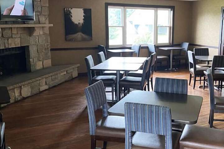 Ivy Court Inn & Suites