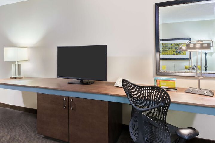 Room 16 of 34