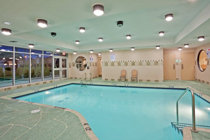 Holiday Inn Hotel & Suites Surrey East Cloverdale by IHG