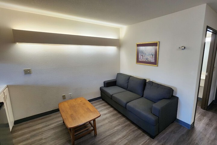 Room 9 of 17