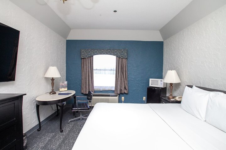 Chateau Hotel and Conference Center
