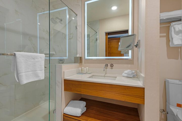 Radisson Hotel & Conference Centre Calgary Airport