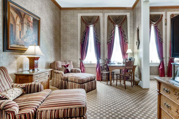 Room 41 of 128