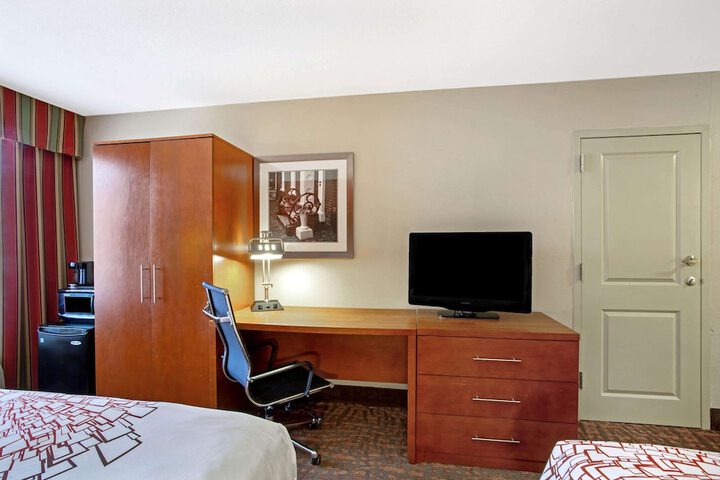 Room 26 of 41
