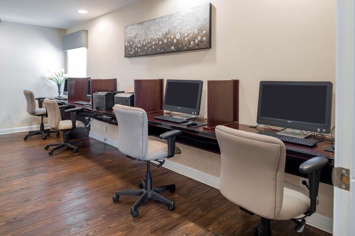 Business Center 79 of 88
