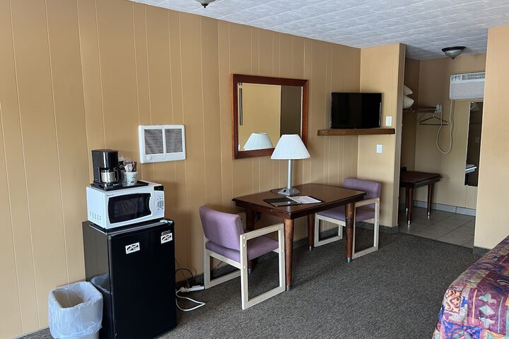 Room 107 of 443