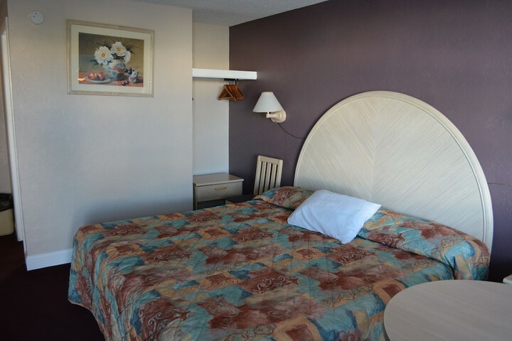Room 16 of 72
