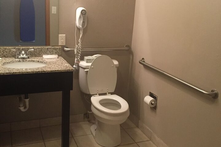 Room 10 of 19