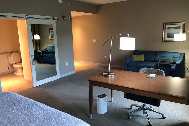 Room 21 of 34