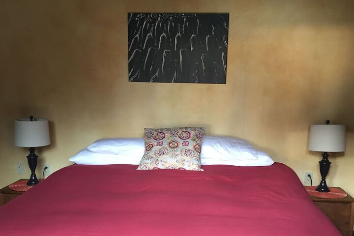 Room 21 of 34