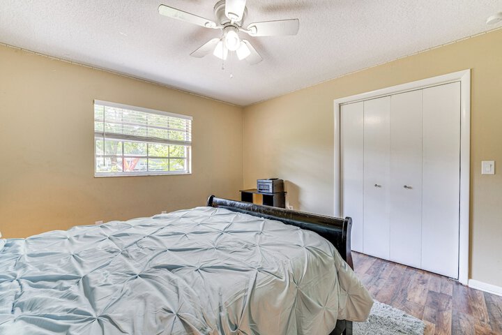 Spacious Tavares Home w / Private Outdoor Oasis!