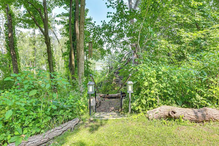 On-site Trails: Rock River Retreat in Jefferson!