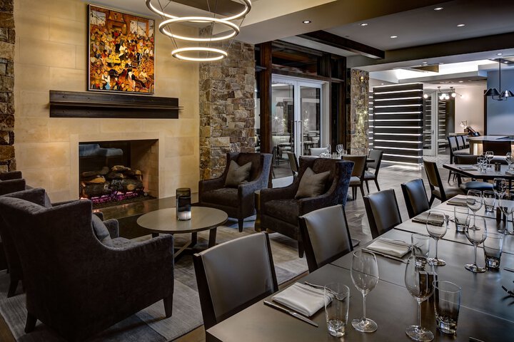 Dining 274 of 306