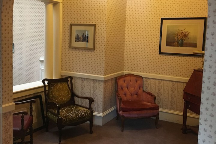Room 10 of 11