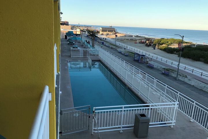 Pool 5 of 20