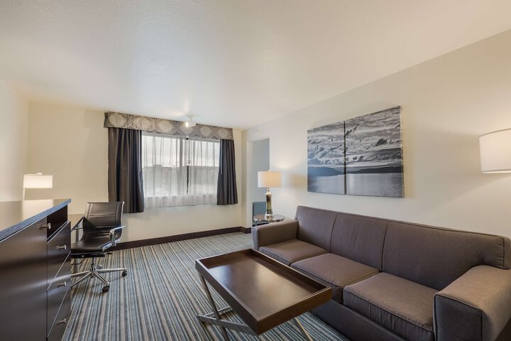 Room 8 of 40