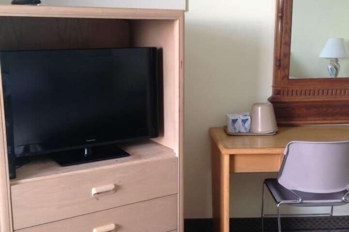 Room 10 of 15