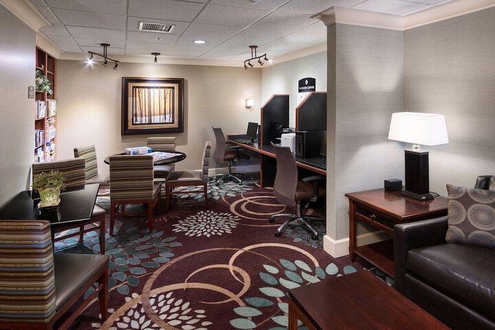 Business Center 18 of 20