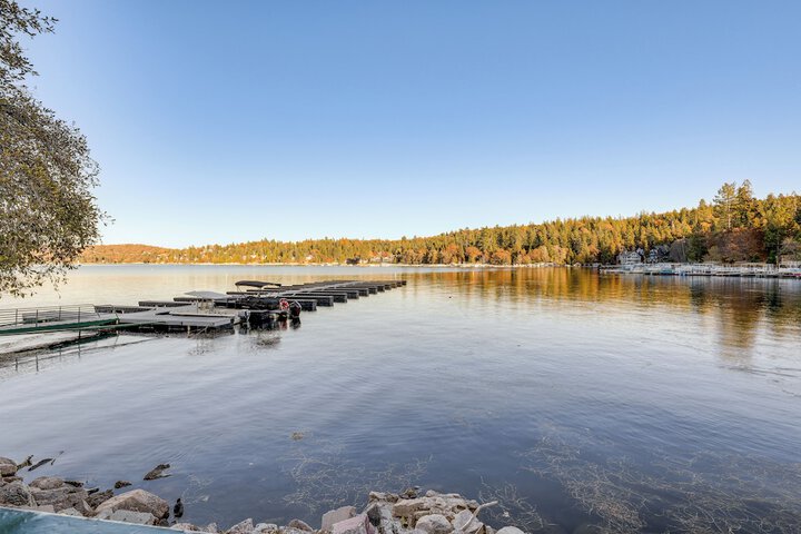 Lake Arrowhead Hideaway w / Deck & Hot Tub