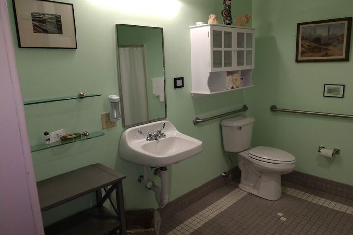 Room 69 of 191