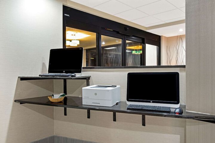 Business Center 42 of 43