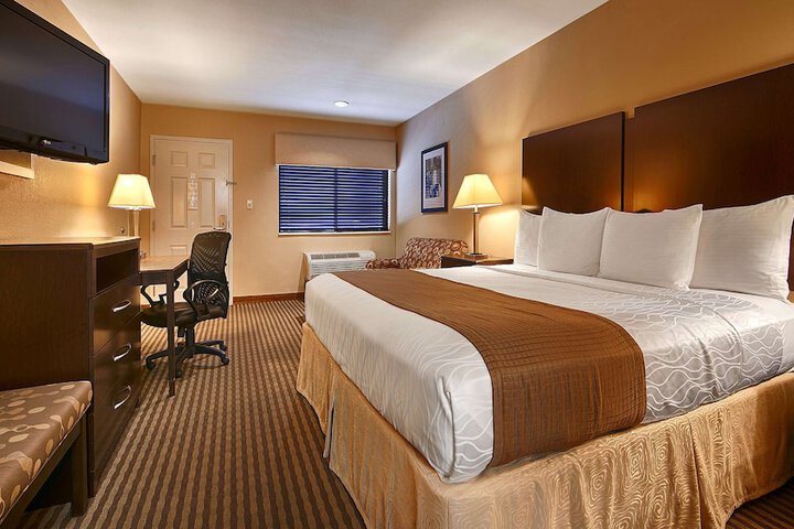 Room 9 of 13