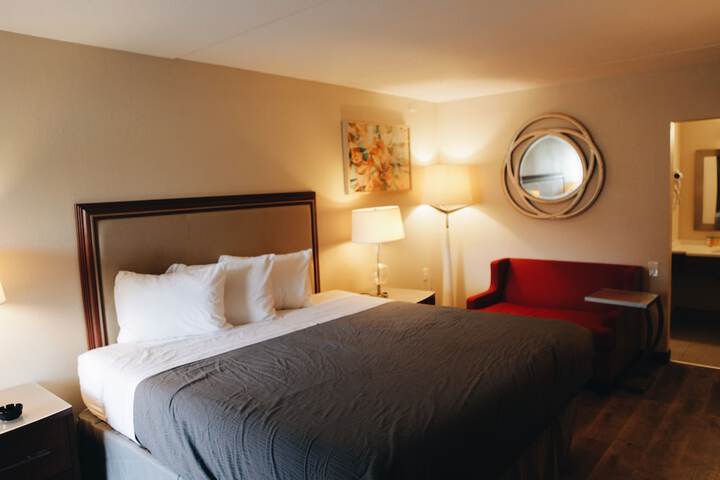 Room 17 of 38