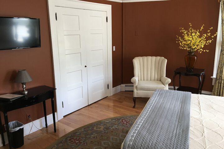 Baldwinsville B & B
