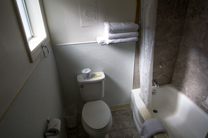 Room 4 of 14
