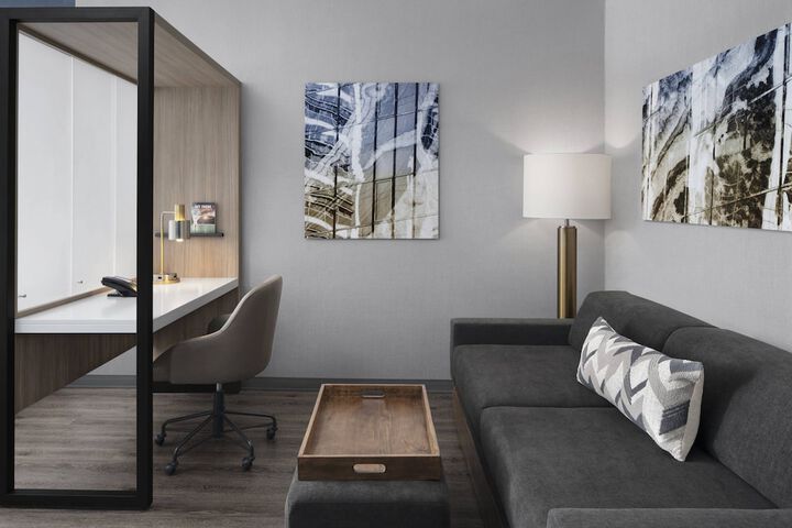 Room 19 of 37