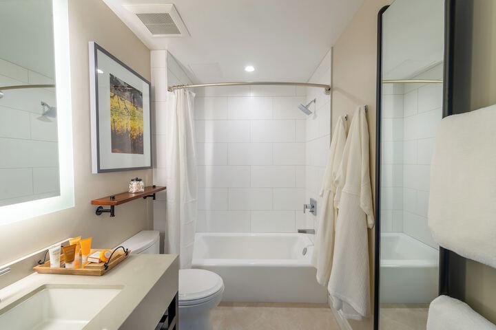 Hotel E