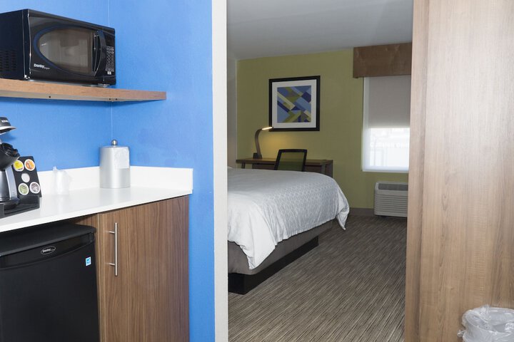 Room 14 of 82