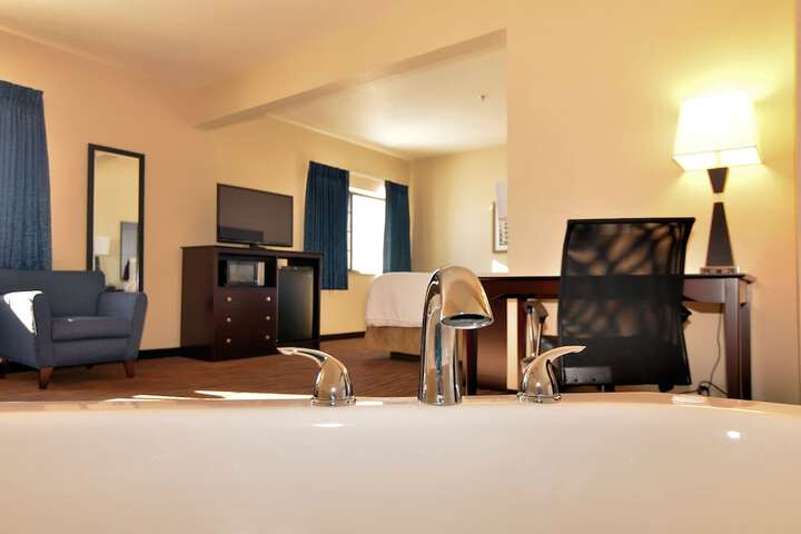 Room 35 of 106