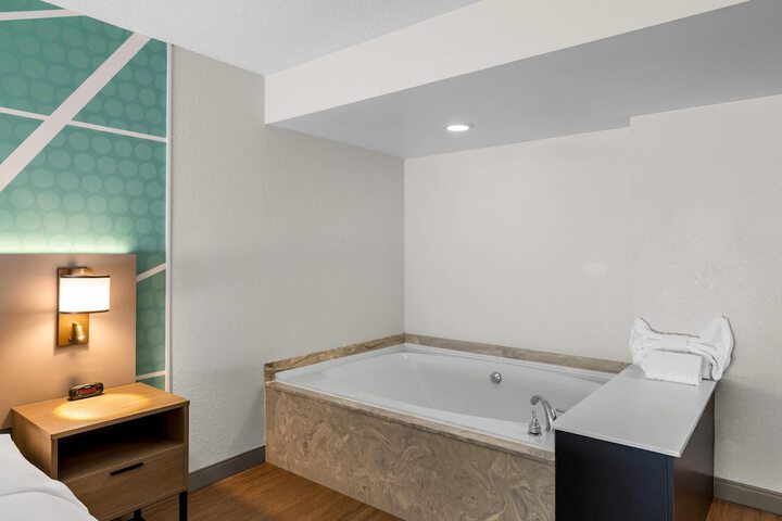 Comfort Inn & Suites and Conference Center
