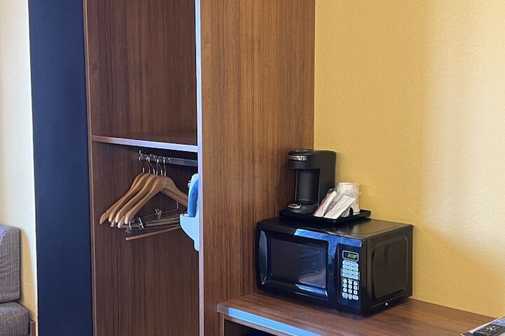 Room 13 of 17