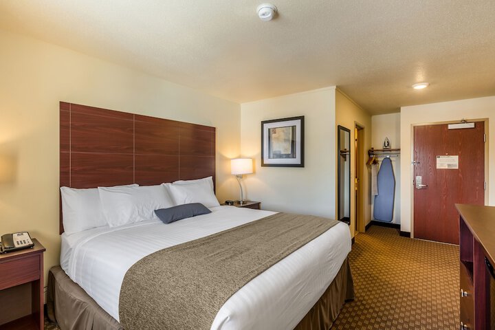 Room 10 of 34