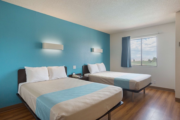 Room 32 of 49