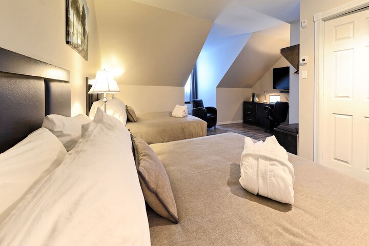 Room 12 of 48