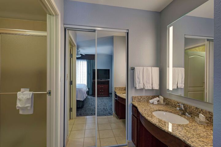 Room 17 of 46